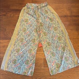 Shop Talia Floral Patterned Wide-Leg Pants Sz Medium